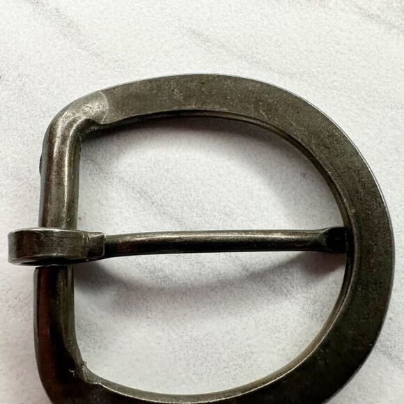 Rounded Dark Silver Tone Simple Basic Belt Buckle - Picture 6 of 7